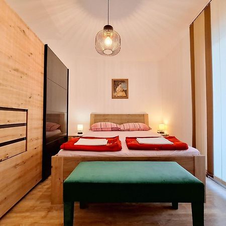 Apartments Frutis Jadranovo Luaran gambar